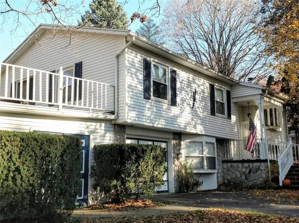 4 Hillcrest Dr, Penn Yan, NY 14527