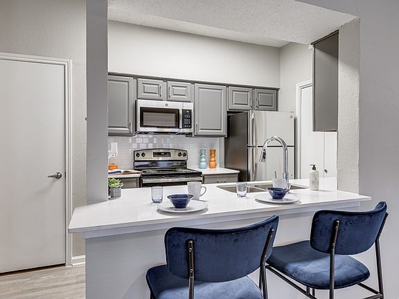 2nd image of 6000 Ohio Dr APT 722