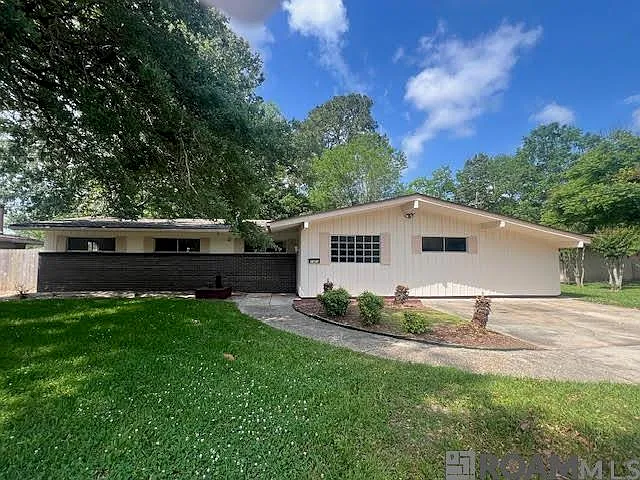 2464 Kensington Dr — Photo 31