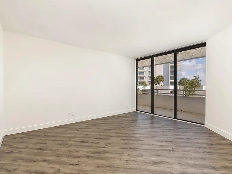 3701 S Flagler Dr #B303 — Photo 11