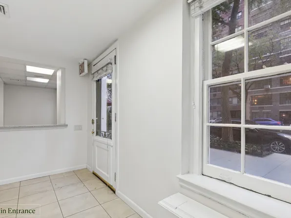 340 East 72nd Street image 2 of 10