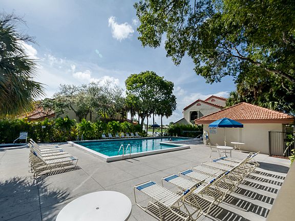 5th image of 3431 Water Oak Dr #407