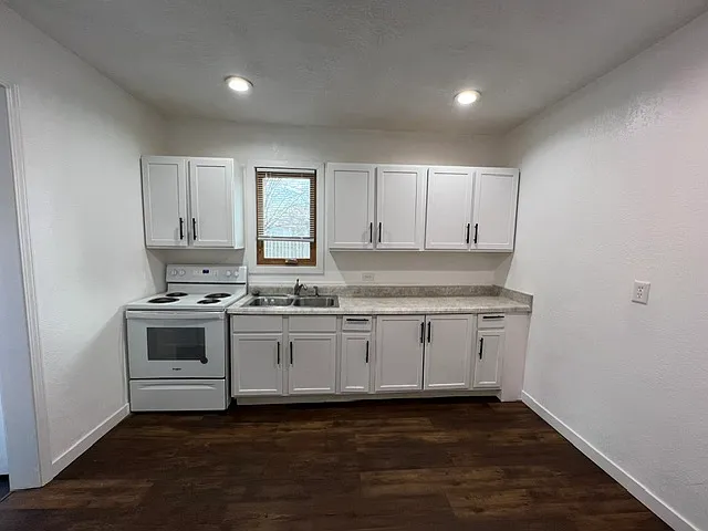 739 Mill St — Photo 10