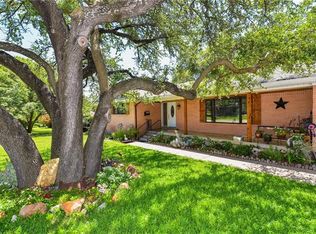 4004 Clayton Rd E, Fort Worth, TX 76116