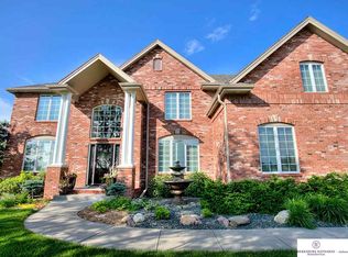 16359 Cheyenne Rd, Omaha, NE 68136