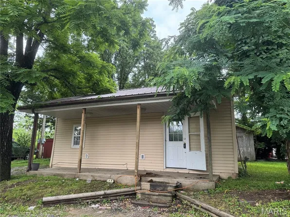613 Hart St, Sikeston, MO 63801