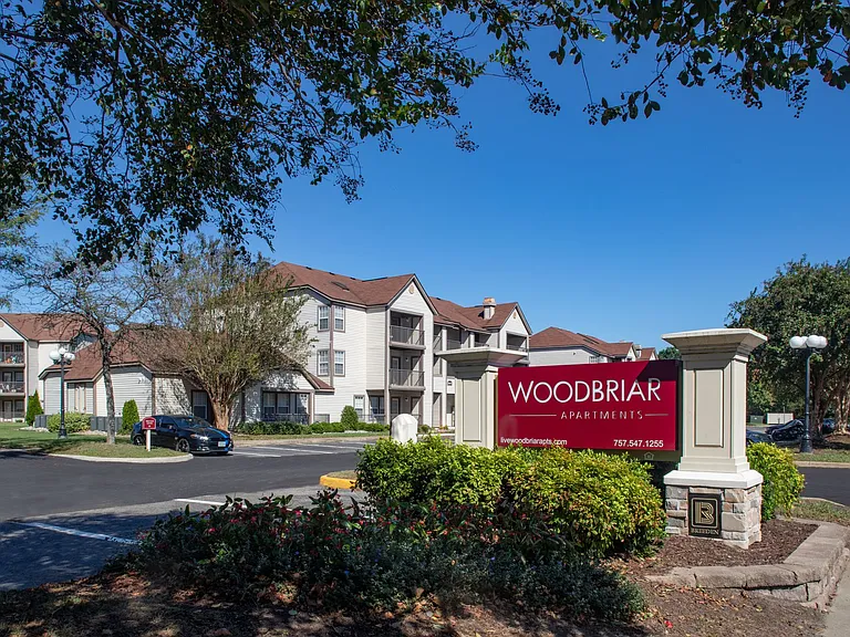 Woodbriar Apartment Homes — Photo 8