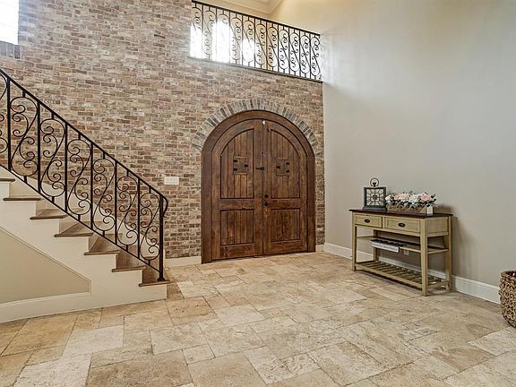 5th image of 5758 Braesheather Dr