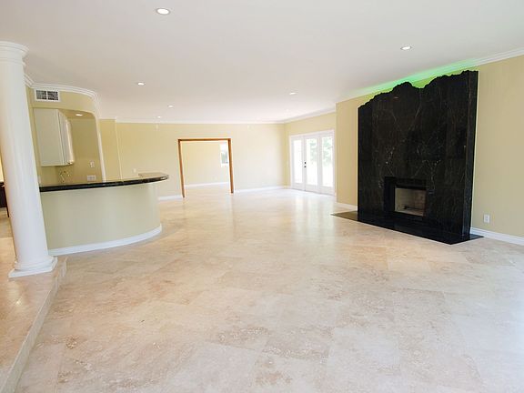 5th image of 18044 Sweet Elm Dr