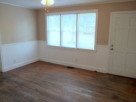 3rd image of 1313 Sunnyside Dr