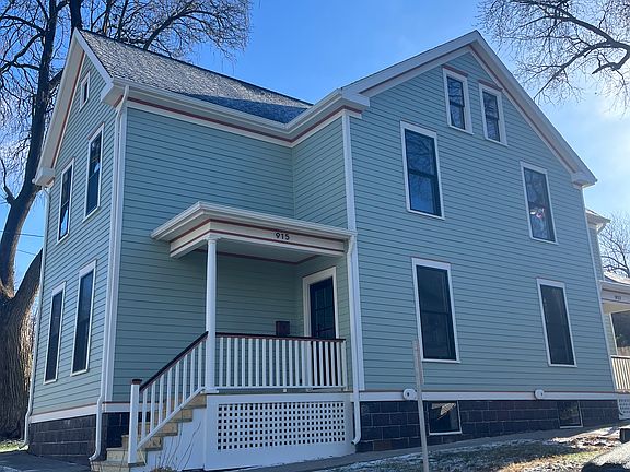 2nd image of 915 Garden St #915