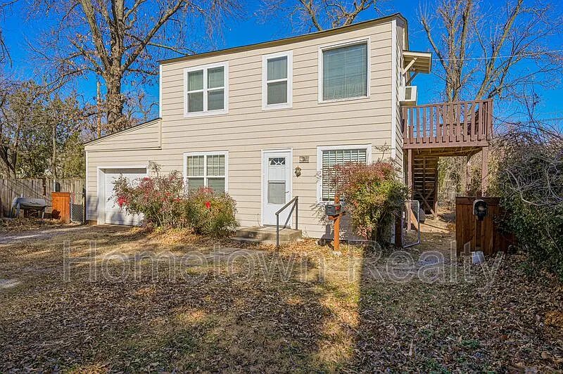 1 bed, 1.0 bath, $695 — Photo 2