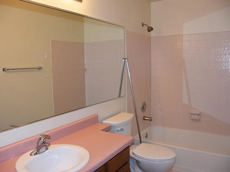 2441 Charleston Dr #4 — Photo 8