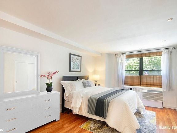 4th image of 235 E 57th St APT 2C