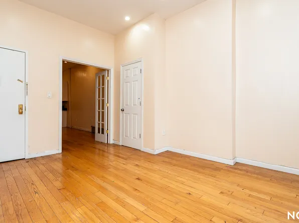 469 Harman Street image 7 of 10