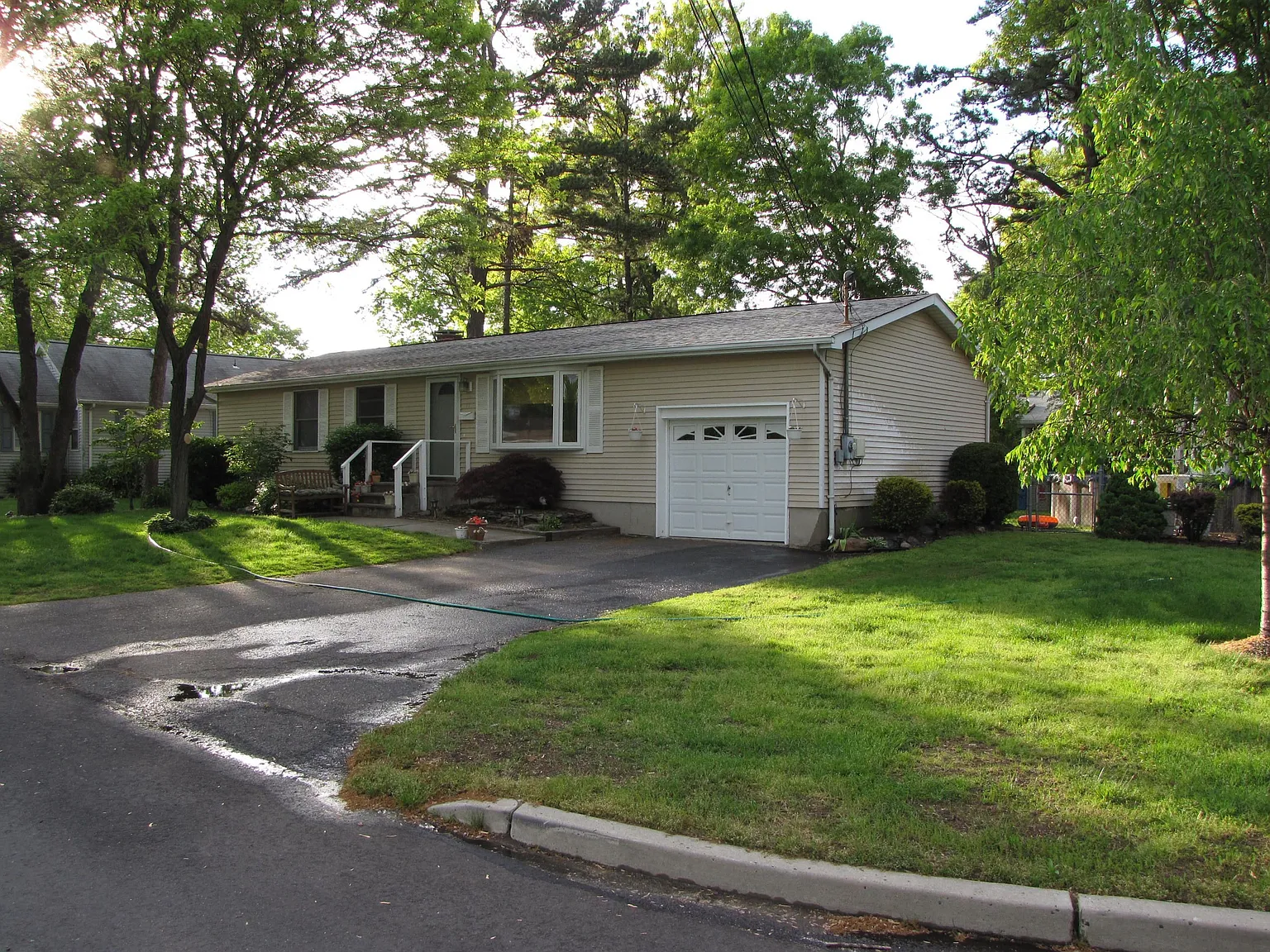 71 Pine St photo 1