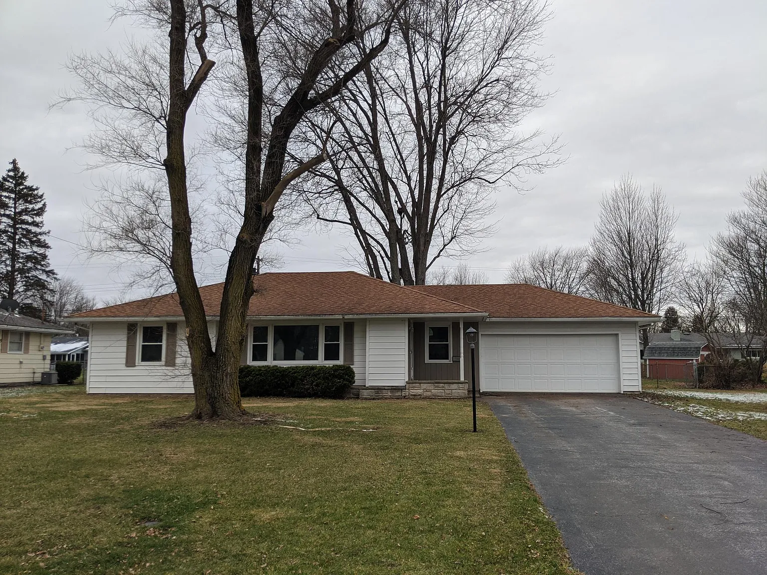 3 bed, 1251 sqft, $1,375 — Photo 3