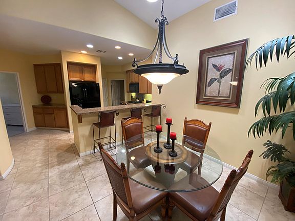 4th image of 79631 Half Moon Bay Dr #79631