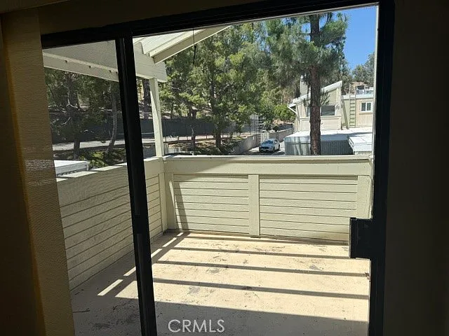 22135 Burbank Blvd — Photo 8