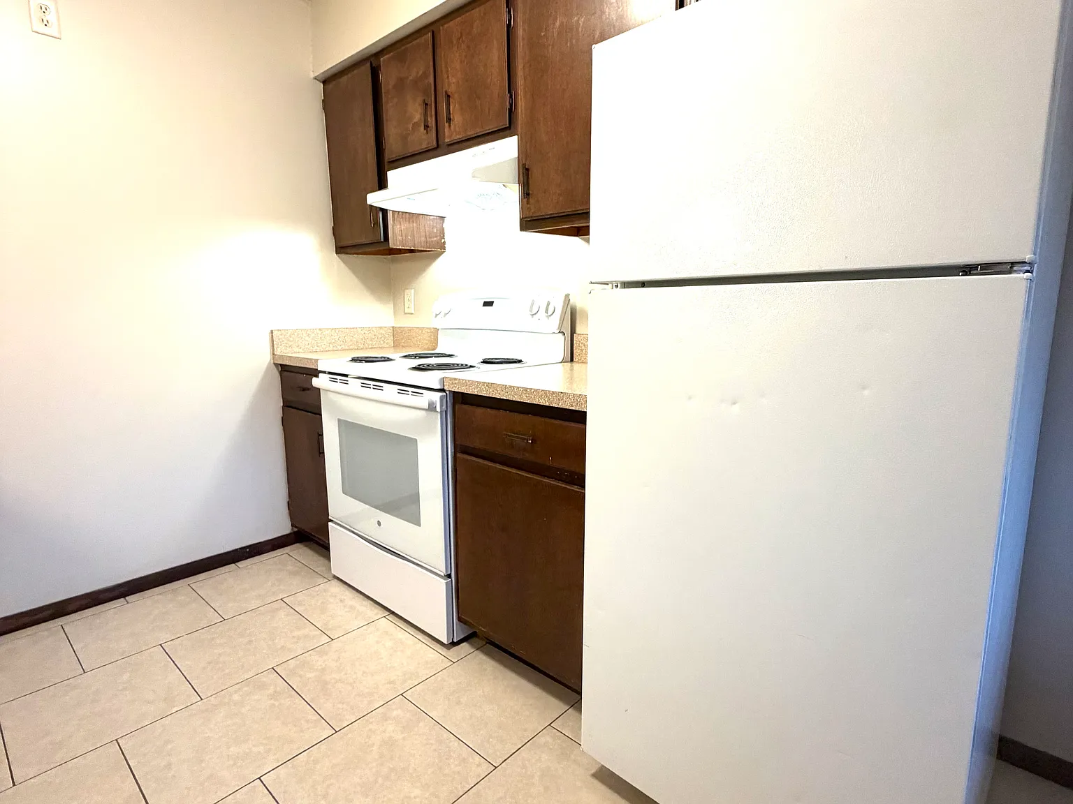 2 bed, 857 sqft, $1,075 — Photo 3