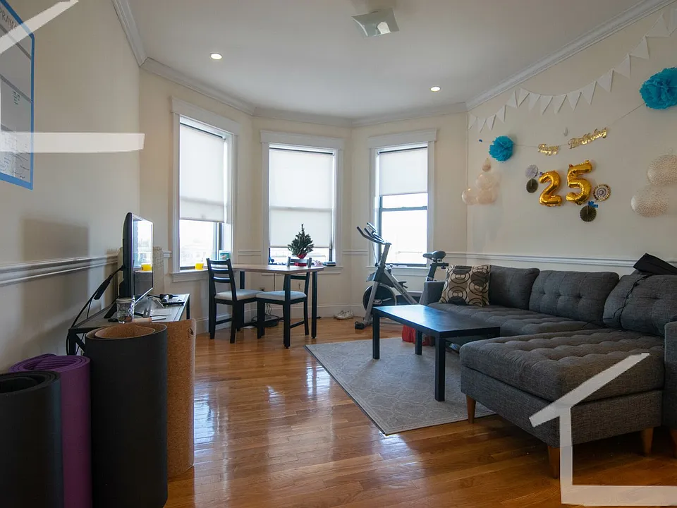 1337 Commonwealth Ave #25