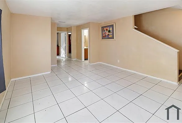 3 bed, $2,765 — Photo 2