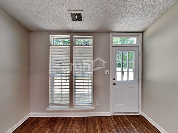 4th image of 1720 Silverberry Ct