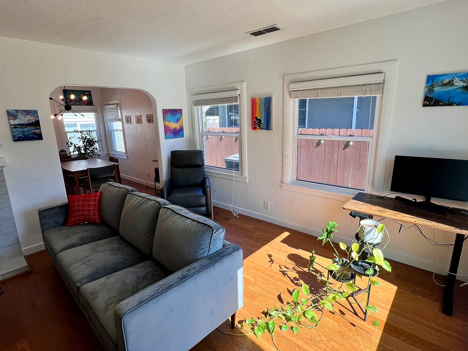 2 bed, 1.5 bath, 933 sqft, $2,700 — Photo 2