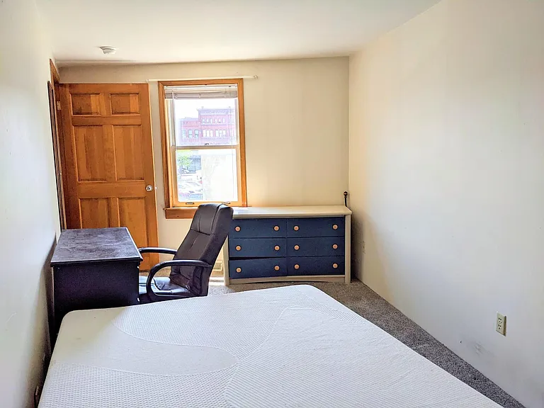 11 Clinton Ave #5 — Photo 6