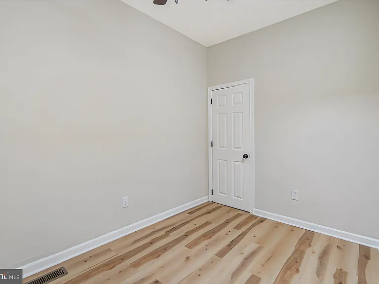 705 N Milton Ave — Photo 27