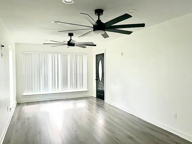 2301 Esteban St — Photo 4
