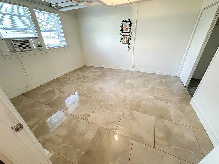 2600 Kingman Blvd #12 — Photo 9