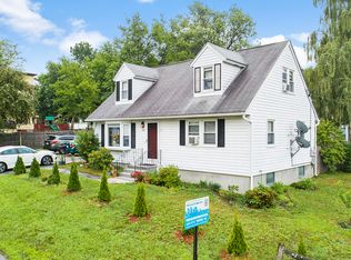 585 Dix St, Manchester, NH 03103
