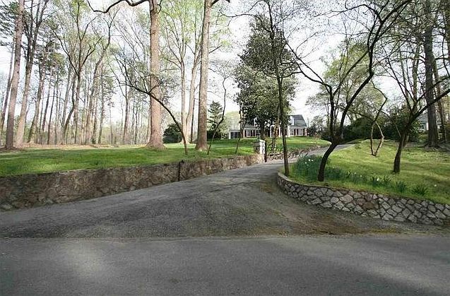1st image of 6 Sylvan Dr