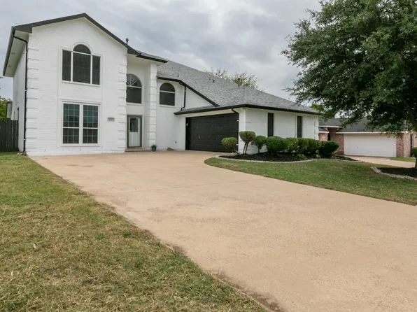 832 Parkside Dr, Cedar Hill, TX 75104