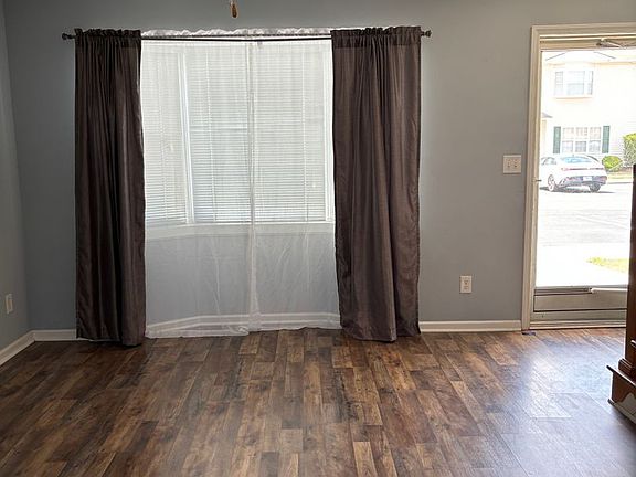 4th image of 2330 Vineyard Dr APT N4