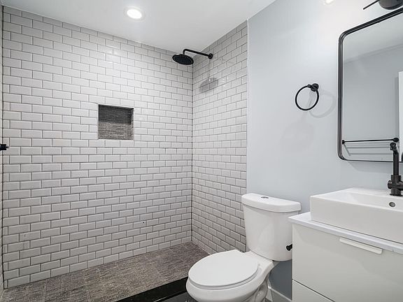 5th image of 2520 Annin St