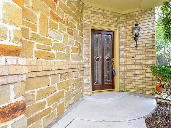 3rd image of 21423 Willow Glade Dr