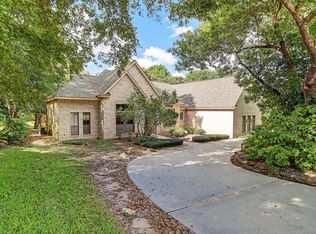 24 Wellington Ln, Conroe, TX 77304