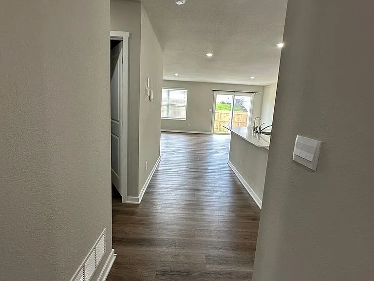 5410 N 186th St — Photo 5