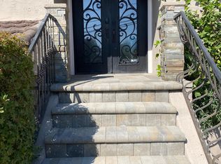 870 Crestview Dr, San Carlos, CA 94070