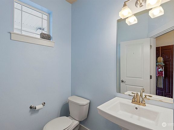 3rd image of 2728 SW Egret Street