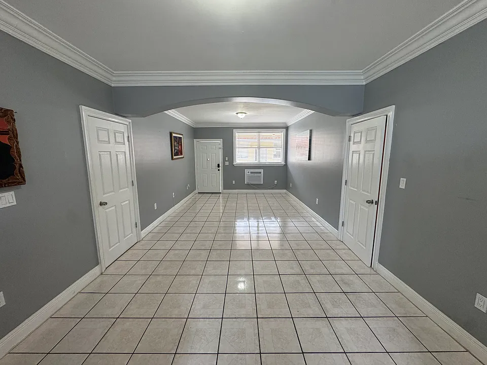 628 NW 1st St #11