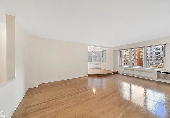 4th image of 215 E 79th St #4DE