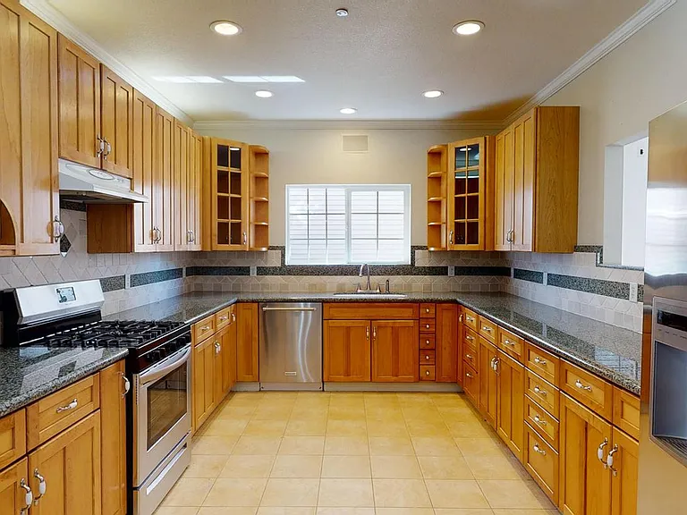 1517 Jefferson Ave — Photo 4