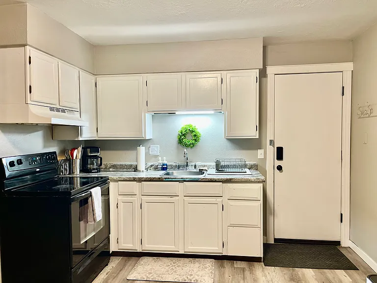 334 N Spring Ave #3 — Photo 9