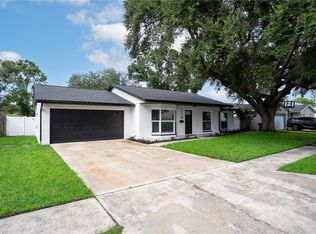 2249 65th Pl N, Saint Petersburg, FL 33702