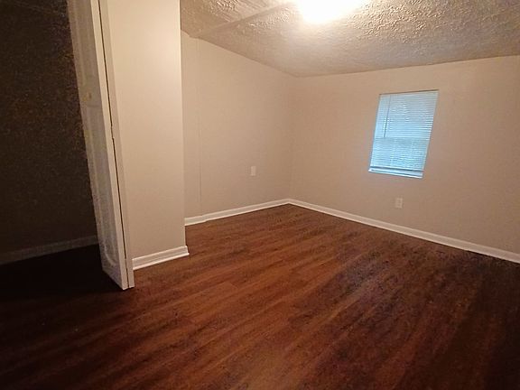 4th image of 586 E 61st St