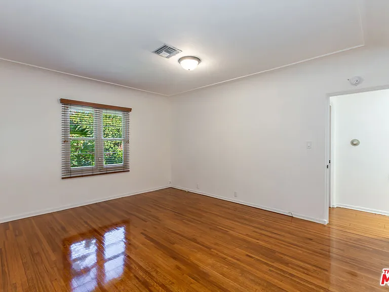 252 S Canon Dr — Photo 22
