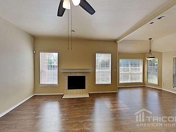 2nd image of 752 Rockett Ln